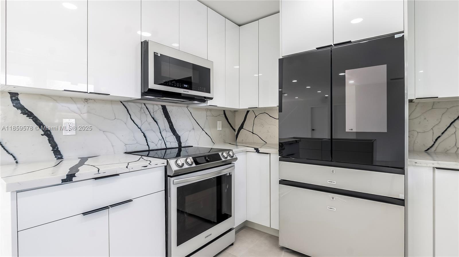 MIDDLE RIVER MANOR - Residential