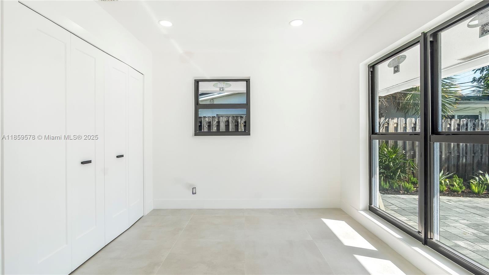 MIDDLE RIVER MANOR - Residential