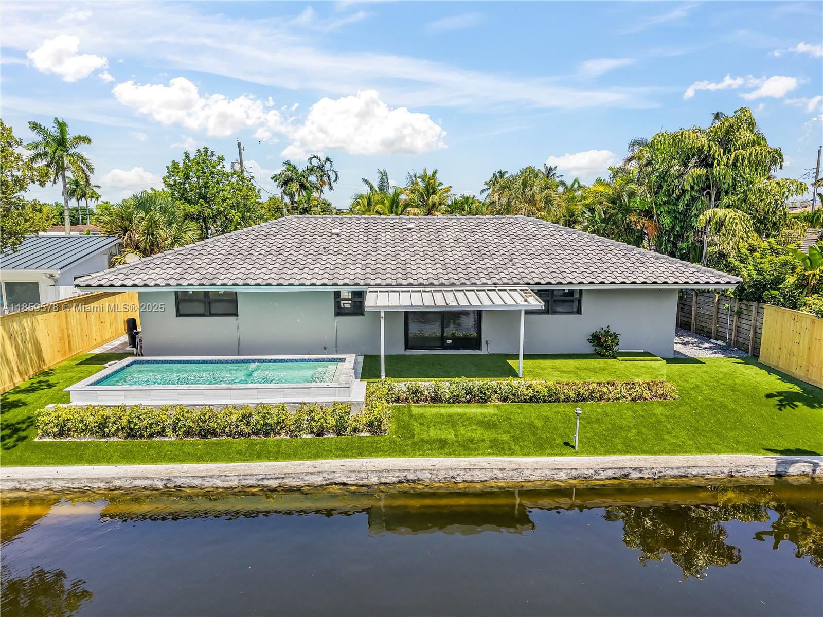 MIDDLE RIVER MANOR - Residential