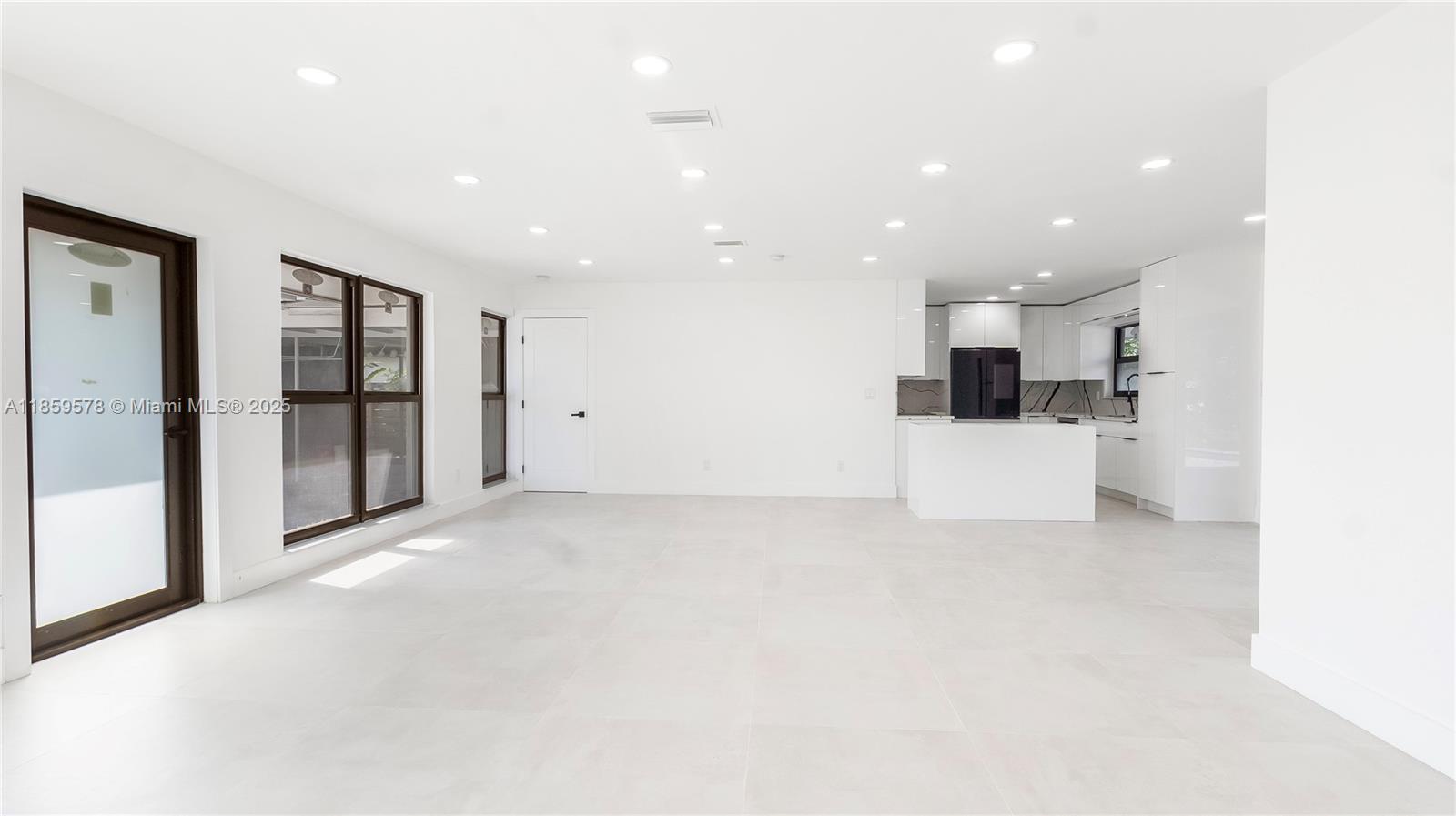 MIDDLE RIVER MANOR - Residential