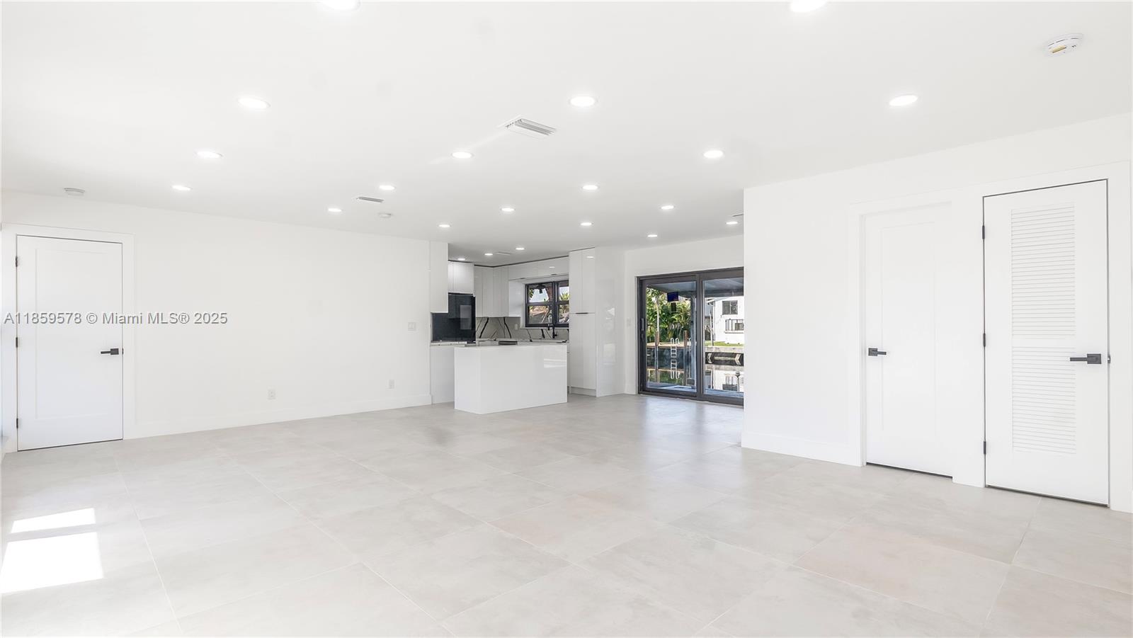 2417 NE 18th Ave