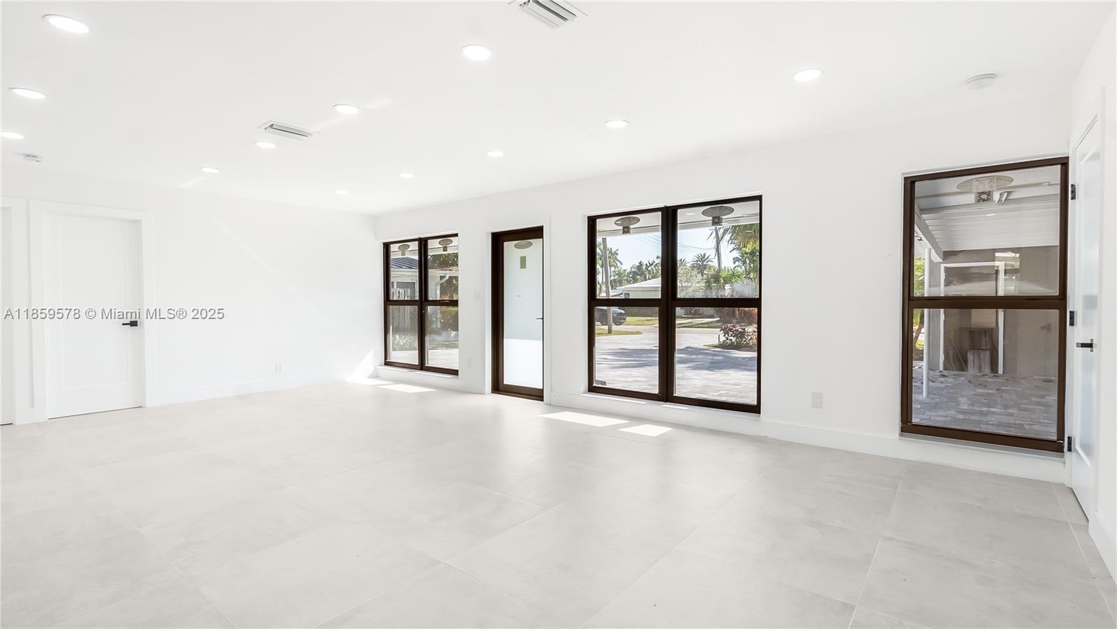 MIDDLE RIVER MANOR - Residential