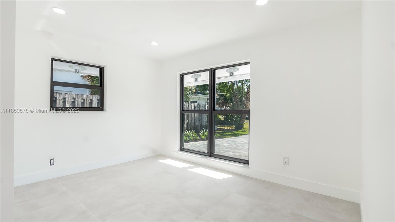 MIDDLE RIVER MANOR - Residential