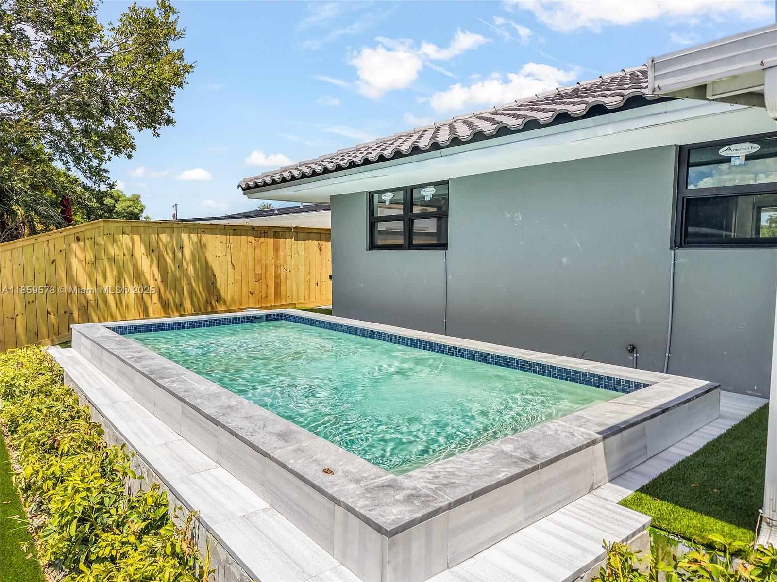 MIDDLE RIVER MANOR - Residential