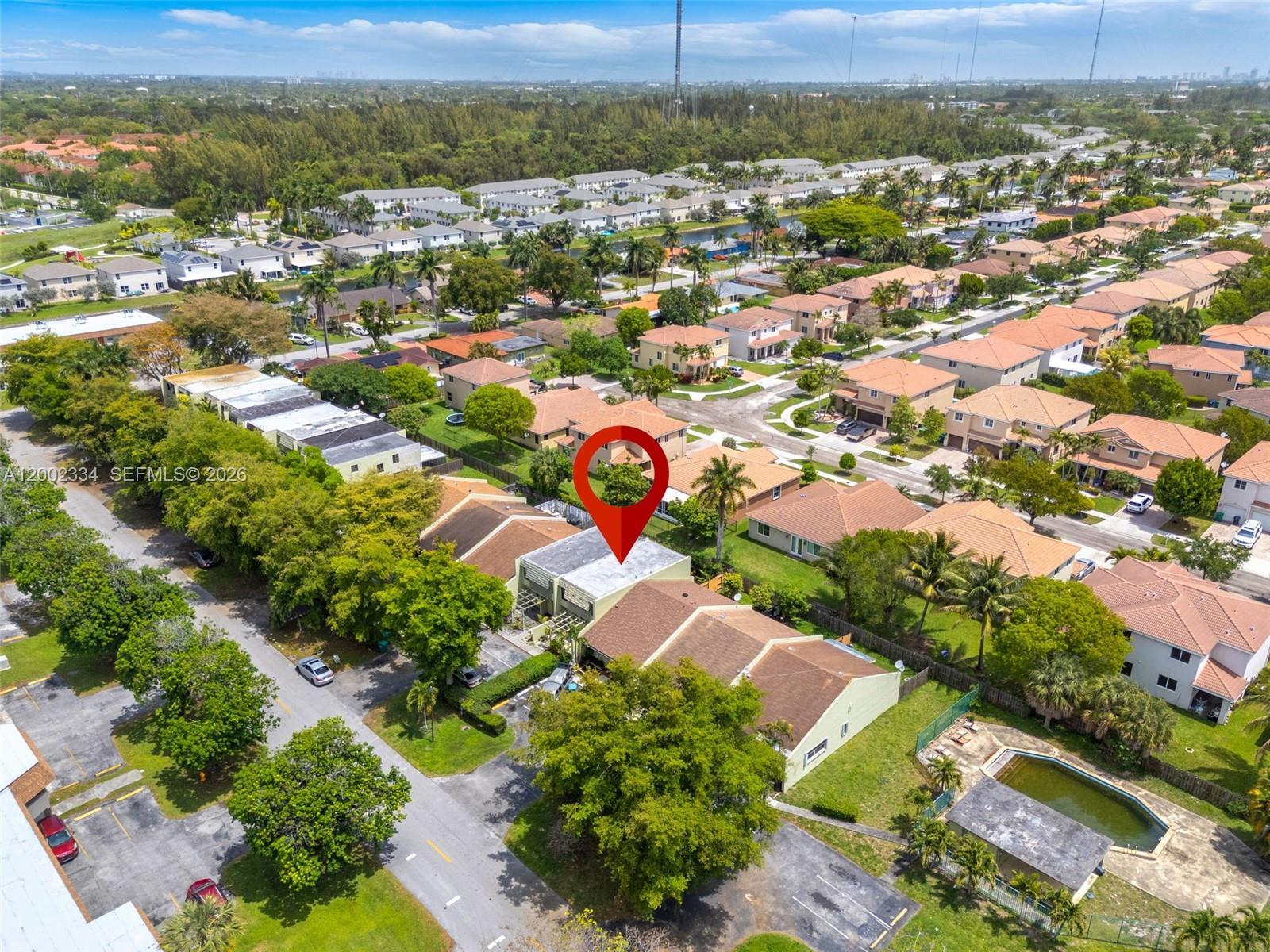 COUNTRY CLUB VILLAS TH CO - Residential