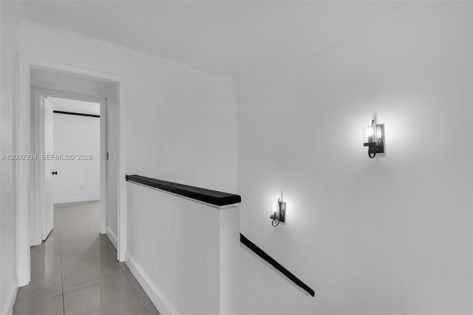 COUNTRY CLUB VILLAS TH CO - Residential