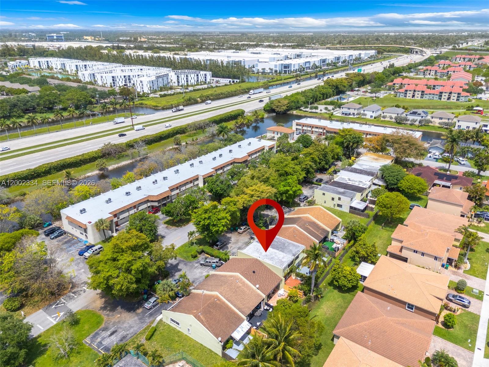 COUNTRY CLUB VILLAS TH CO - Residential