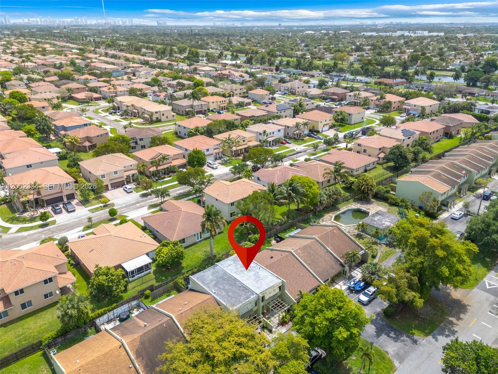 COUNTRY CLUB VILLAS TH CO - Residential