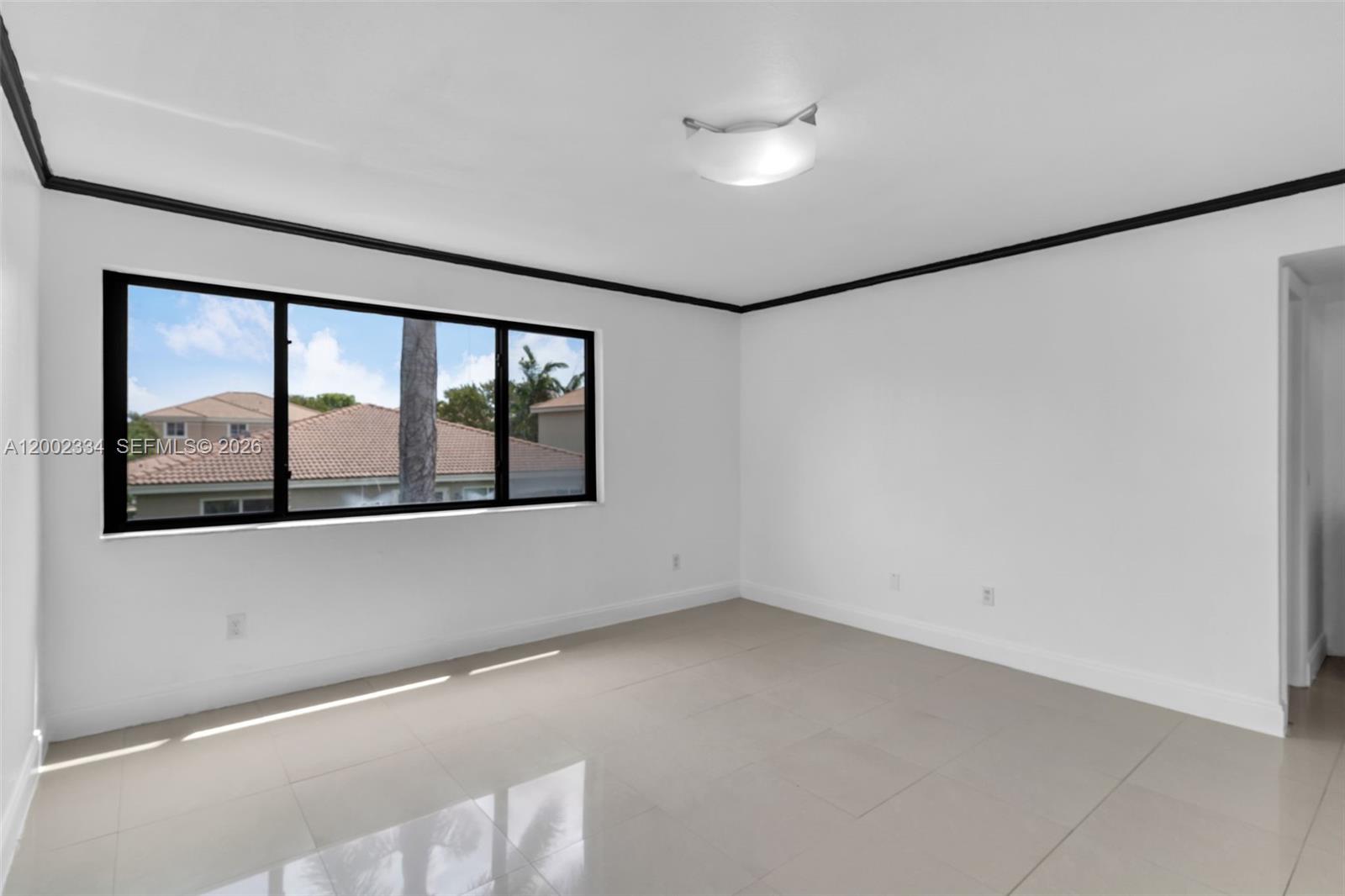 COUNTRY CLUB VILLAS TH CO - Residential