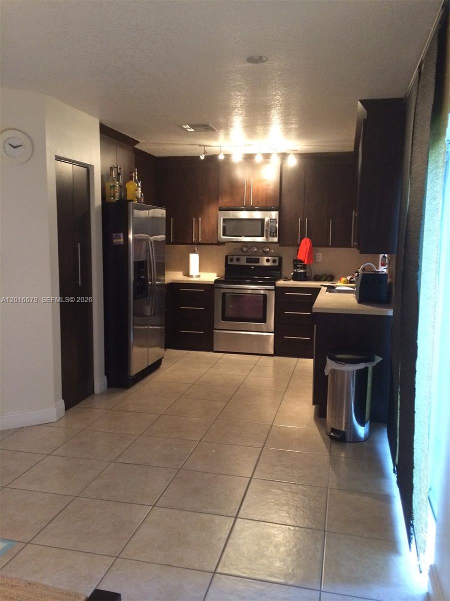 FOREST LAKES GARDENS SEC - Residential Lease
