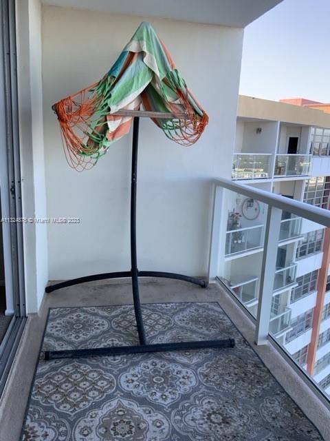 BUCKLEY TOWERS CONDO - EA - Residential Lease