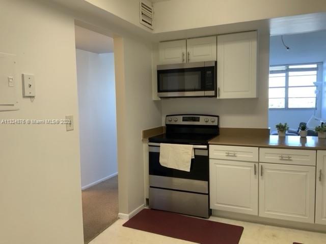 BUCKLEY TOWERS CONDO - EA - Residential Lease