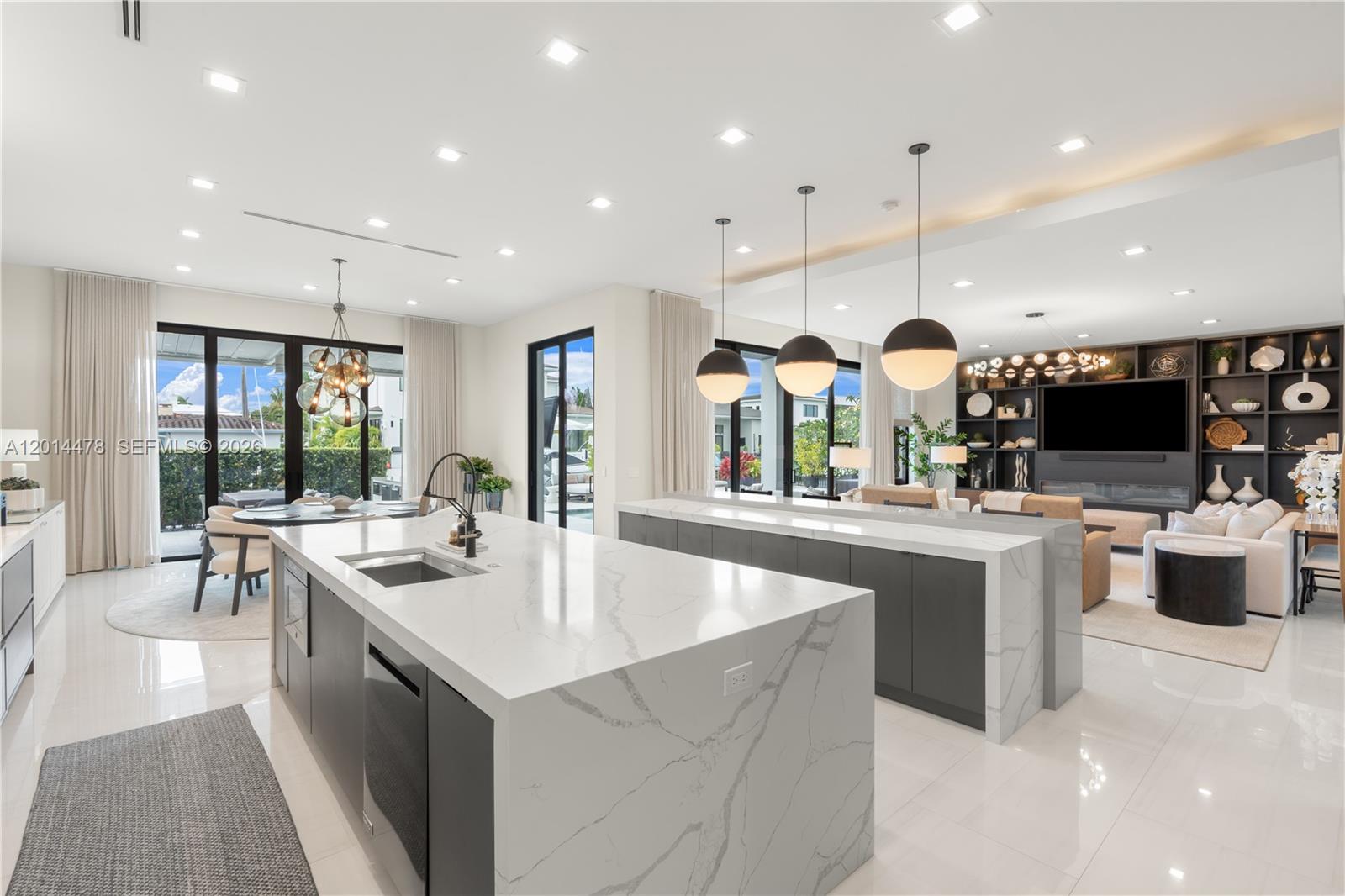 BOCA HARBOUR 5TH SEC - Residential