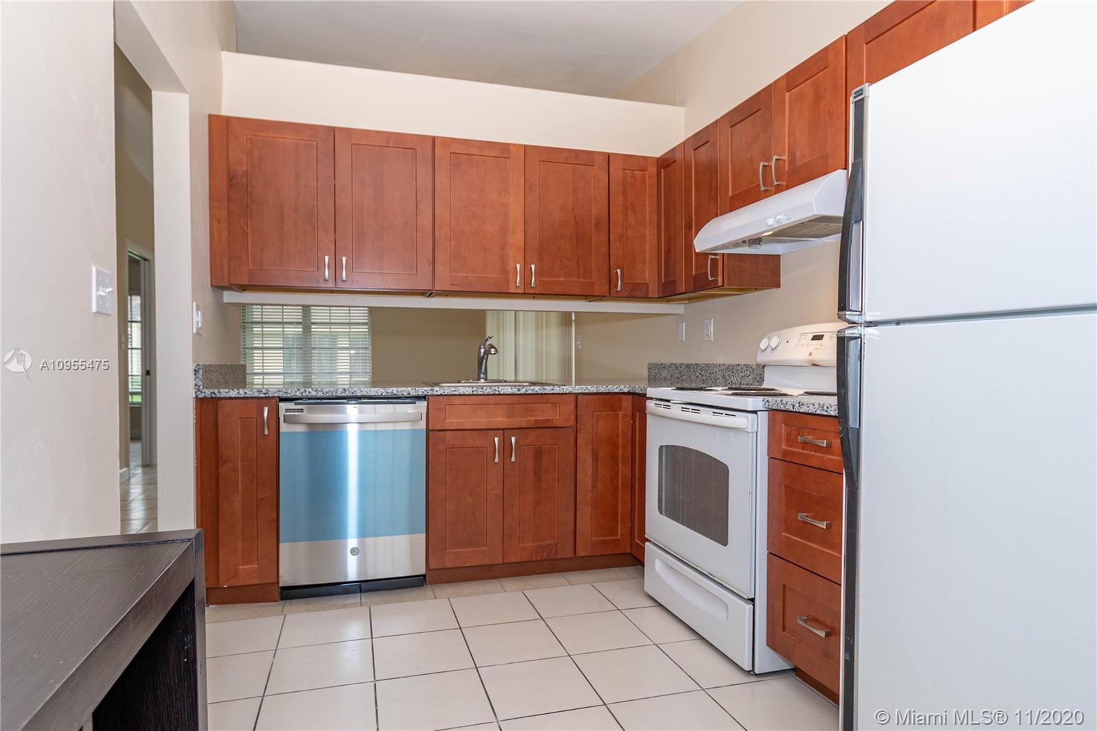 WOODSTOCK VILLAS - Residential Lease