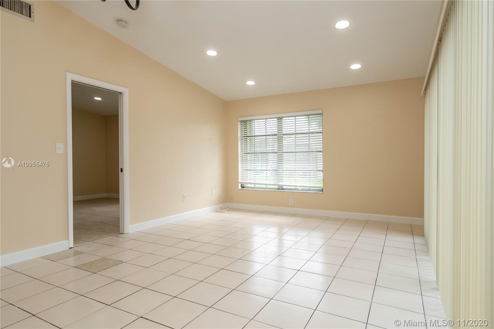 WOODSTOCK VILLAS - Residential Lease