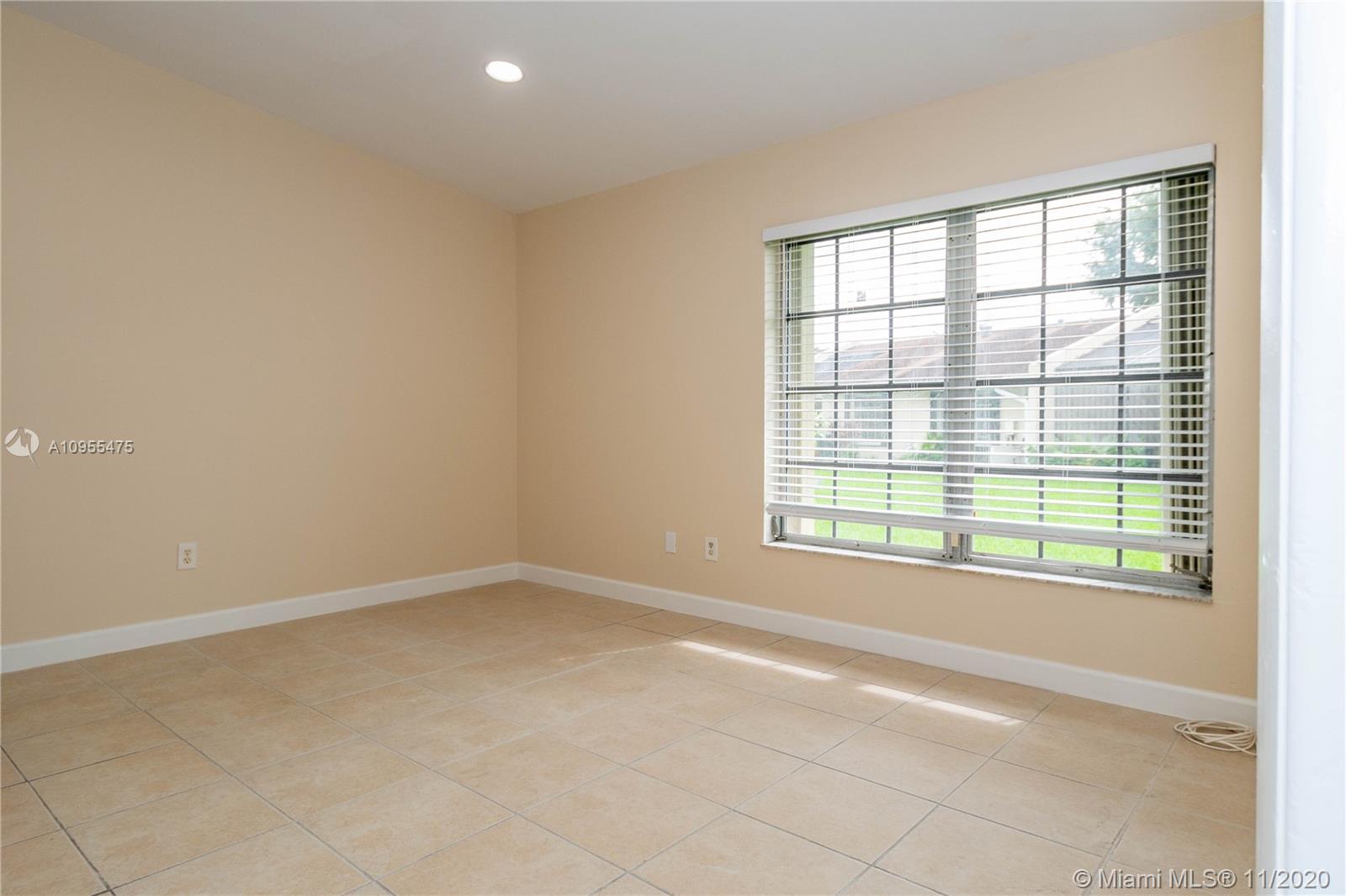 WOODSTOCK VILLAS - Residential Lease