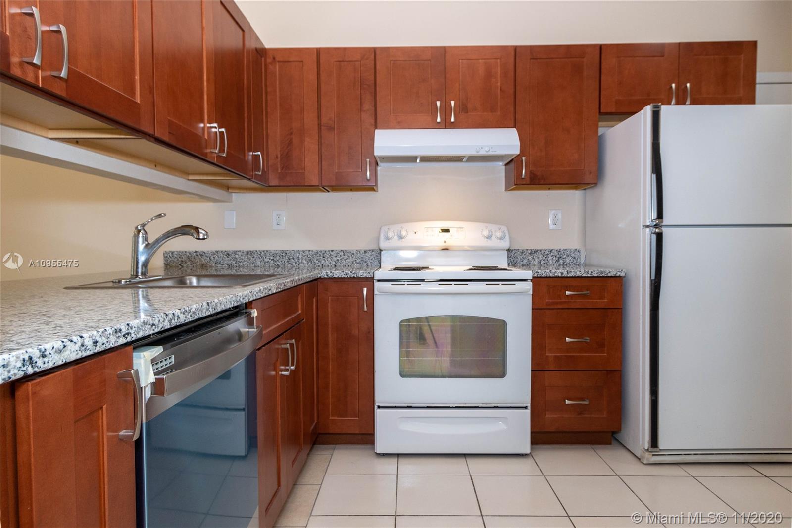 WOODSTOCK VILLAS - Residential Lease