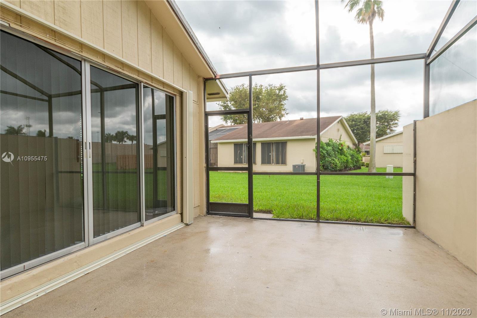 WOODSTOCK VILLAS - Residential Lease