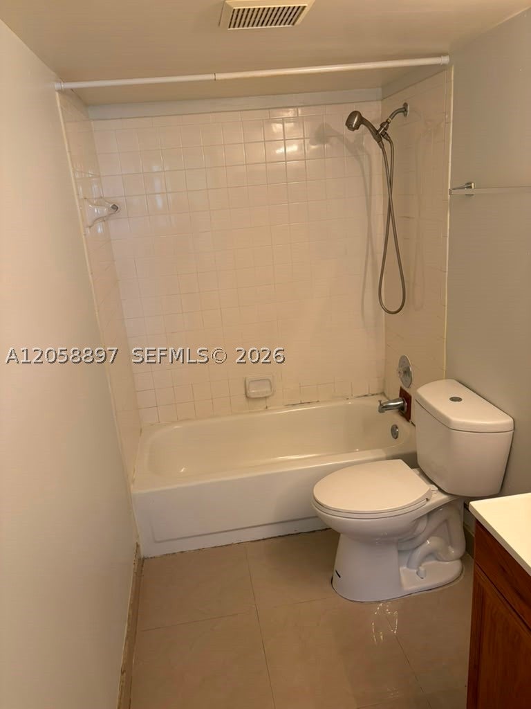 3461 NW 44th St 102