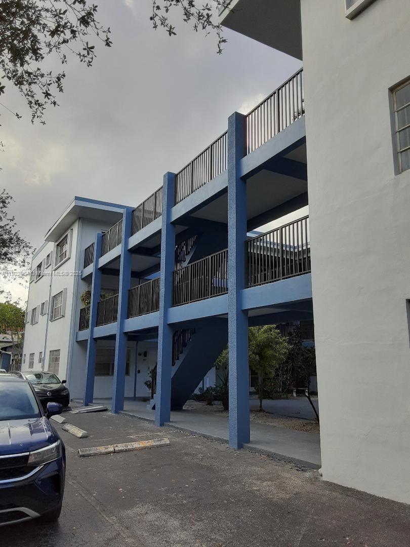 BARCLAY ARMS CONDO - Residential Lease