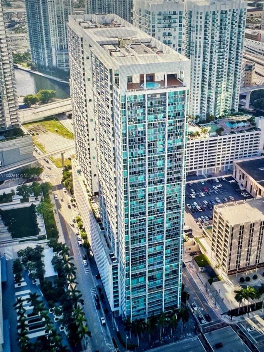 500 Brickell Ave 1600