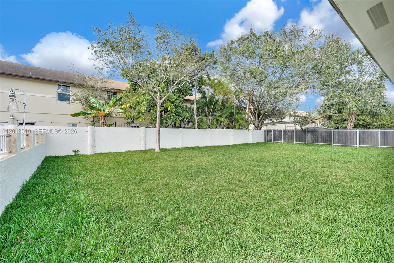 LESLIE ESTATES SEC 11 - Residential