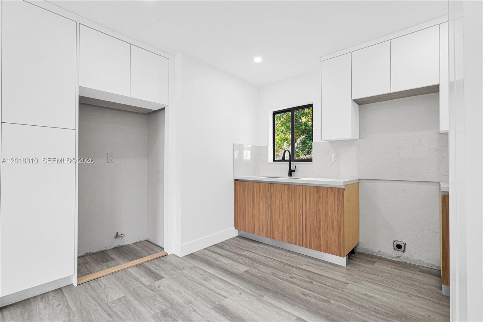 LESLIE ESTATES SEC 11 - Residential