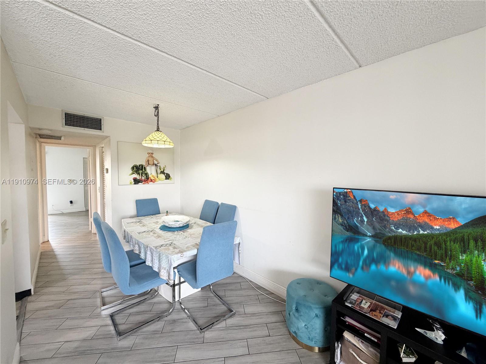 VILLAGE GREEN DORCHESTER - Residential