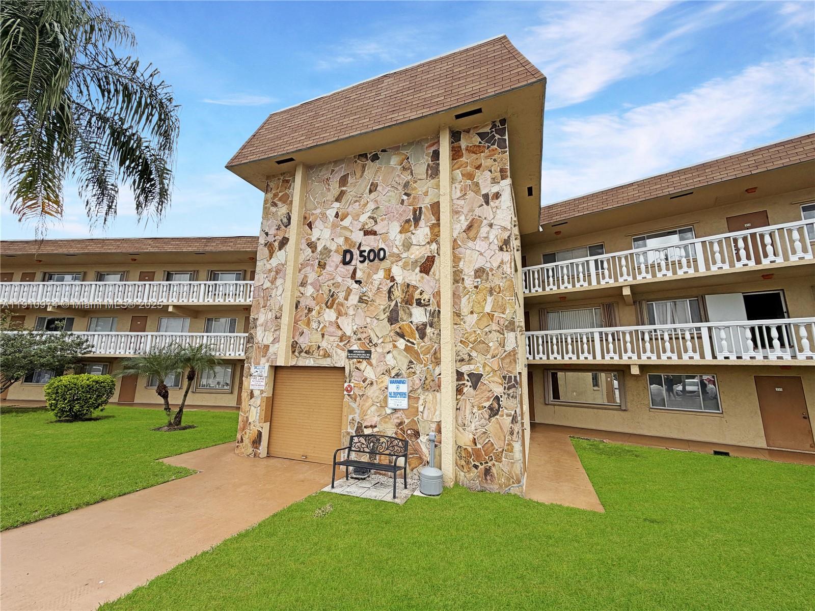 VILLAGE GREEN DORCHESTER - Residential