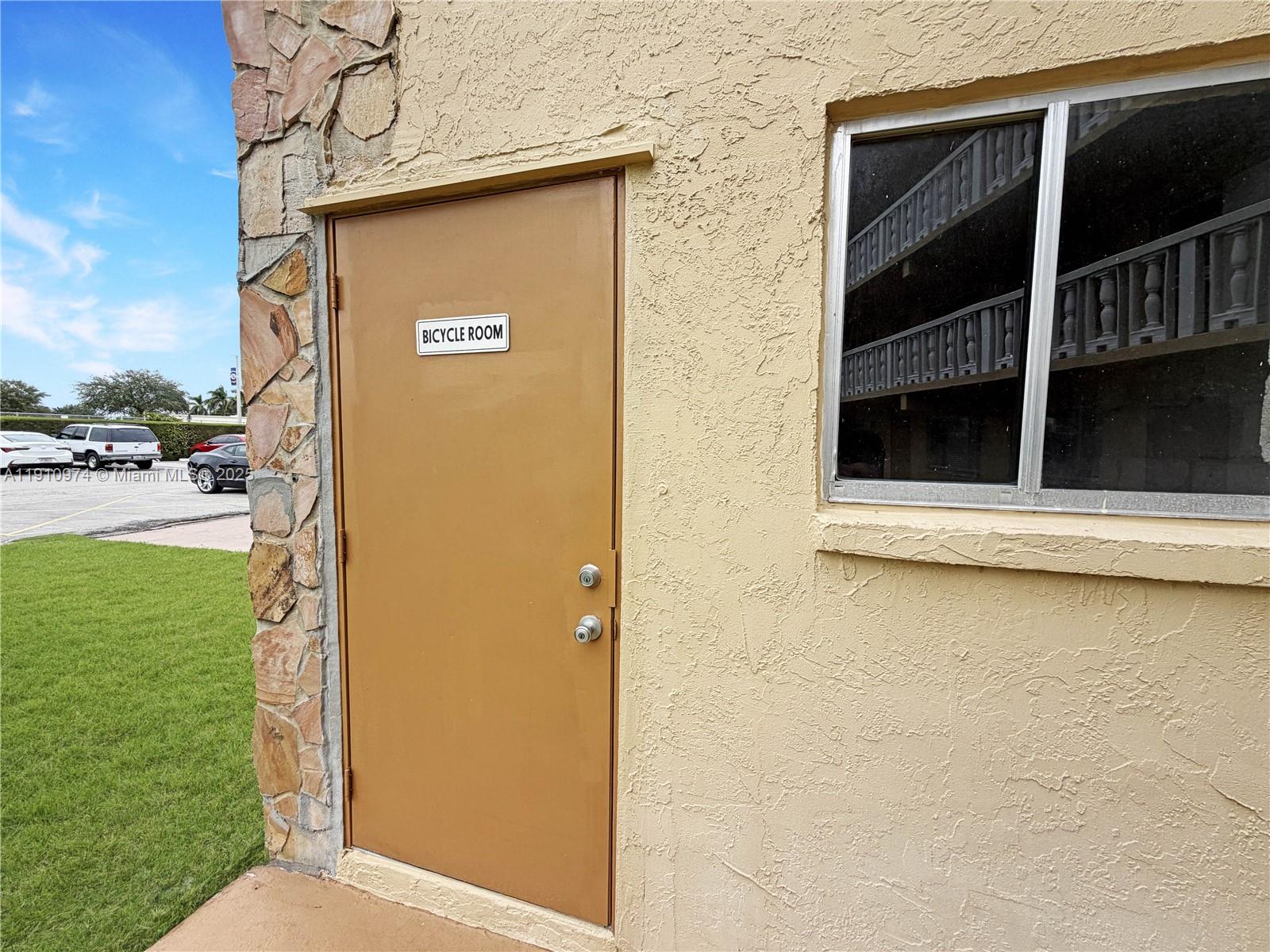 VILLAGE GREEN DORCHESTER - Residential