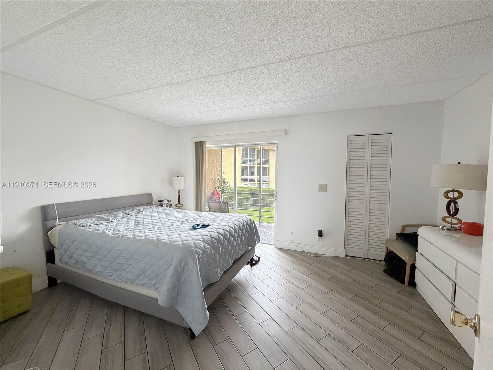 VILLAGE GREEN DORCHESTER - Residential