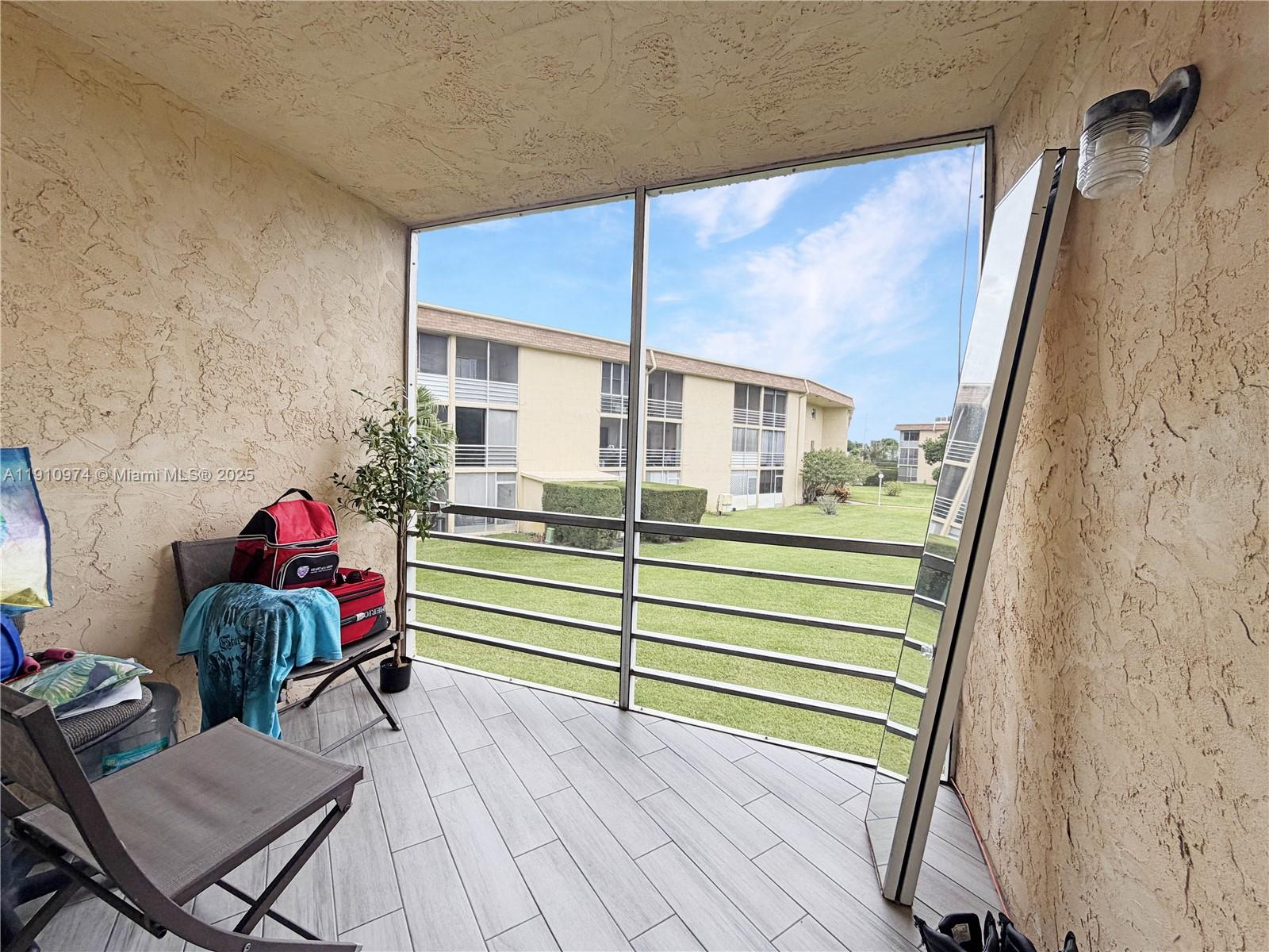 VILLAGE GREEN DORCHESTER - Residential