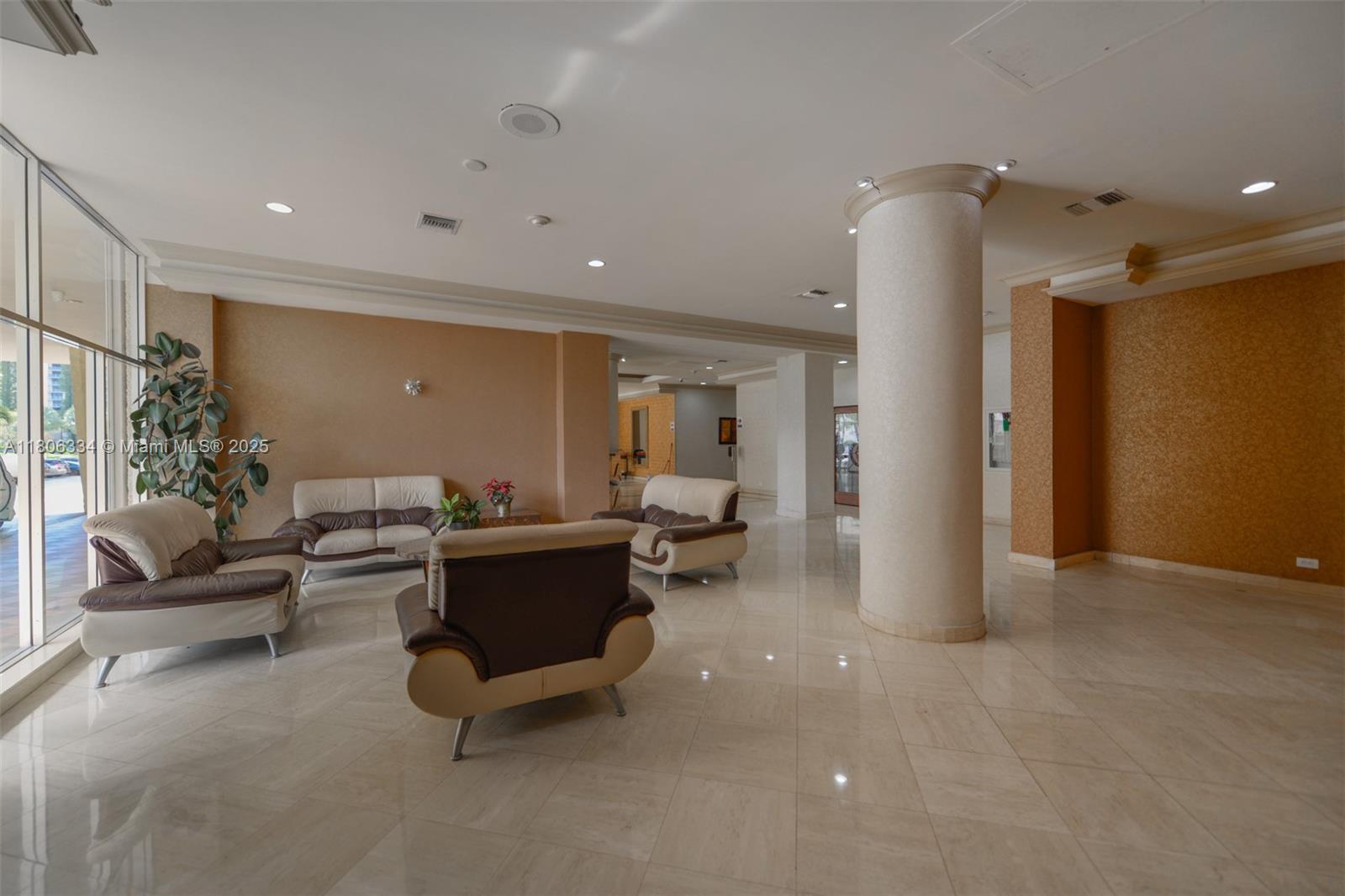 WINSTON TOWERS 200 - Residential