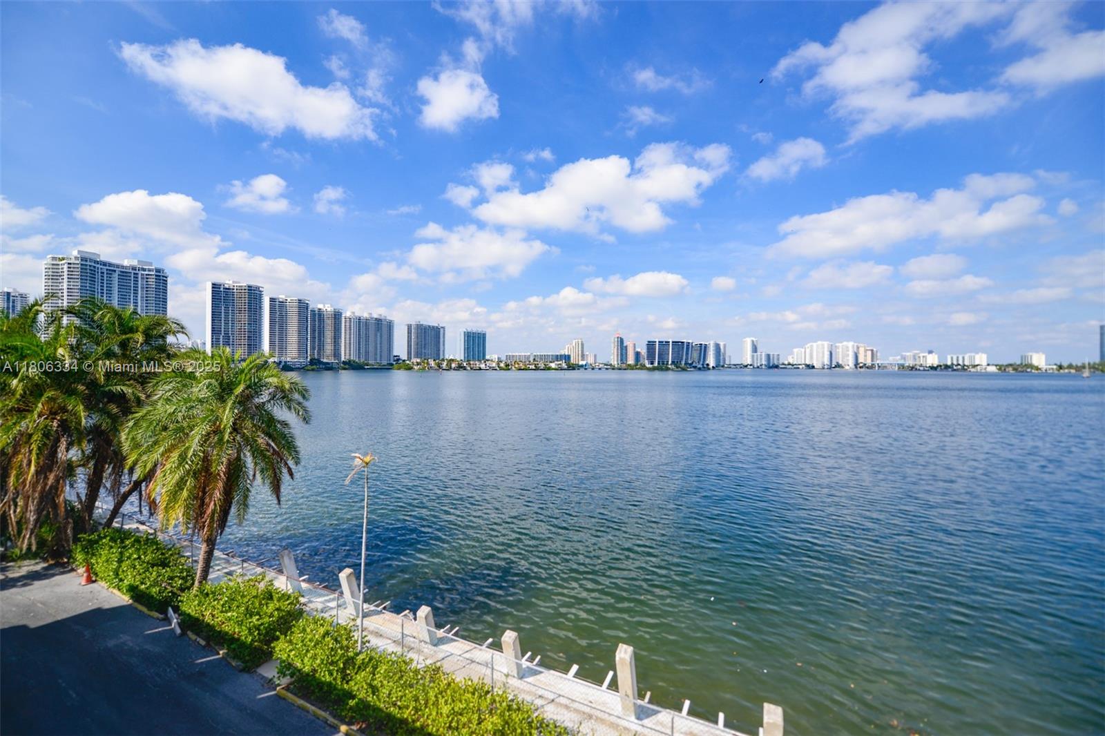 WINSTON TOWERS 200 - Residential