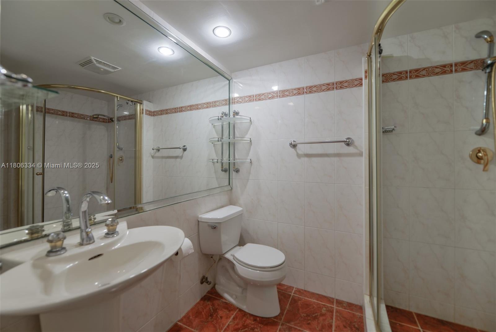 WINSTON TOWERS 200 - Residential