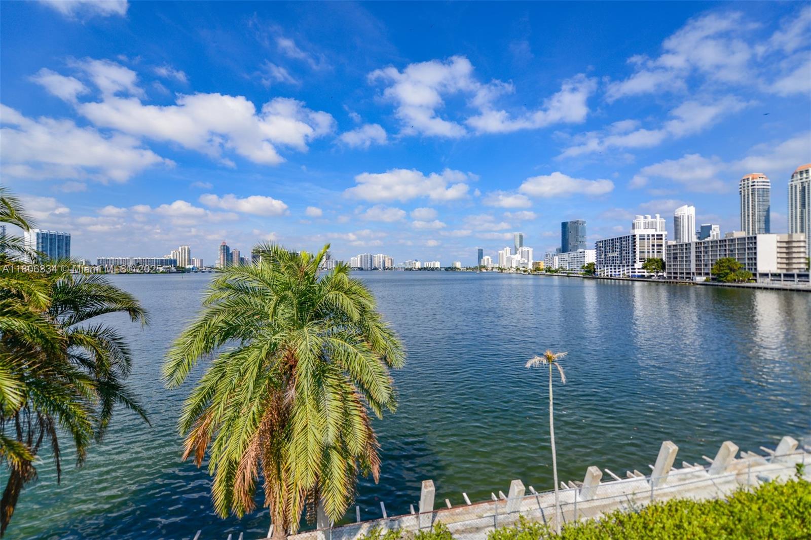 WINSTON TOWERS 200 - Residential