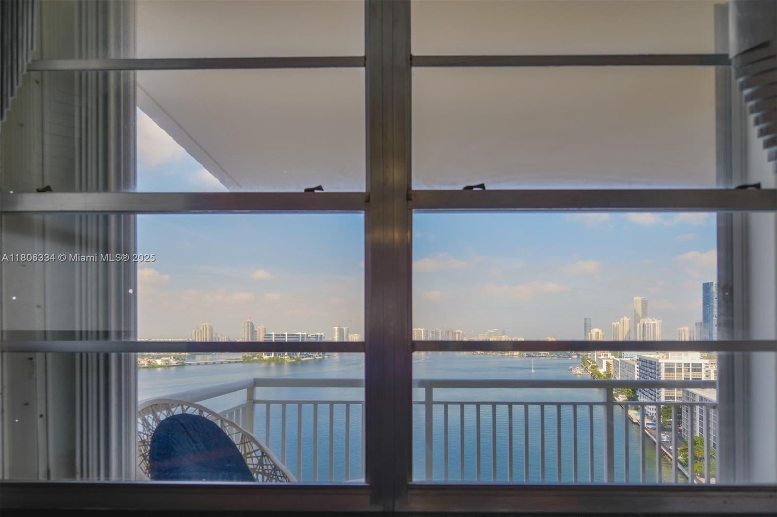 WINSTON TOWERS 200 - Residential