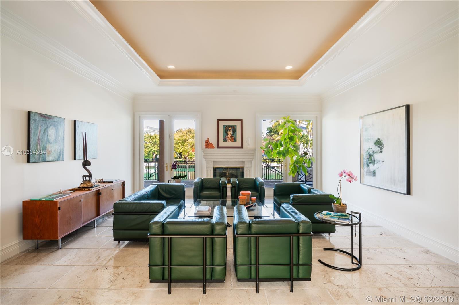 SMUGGLERS COVE - Residential