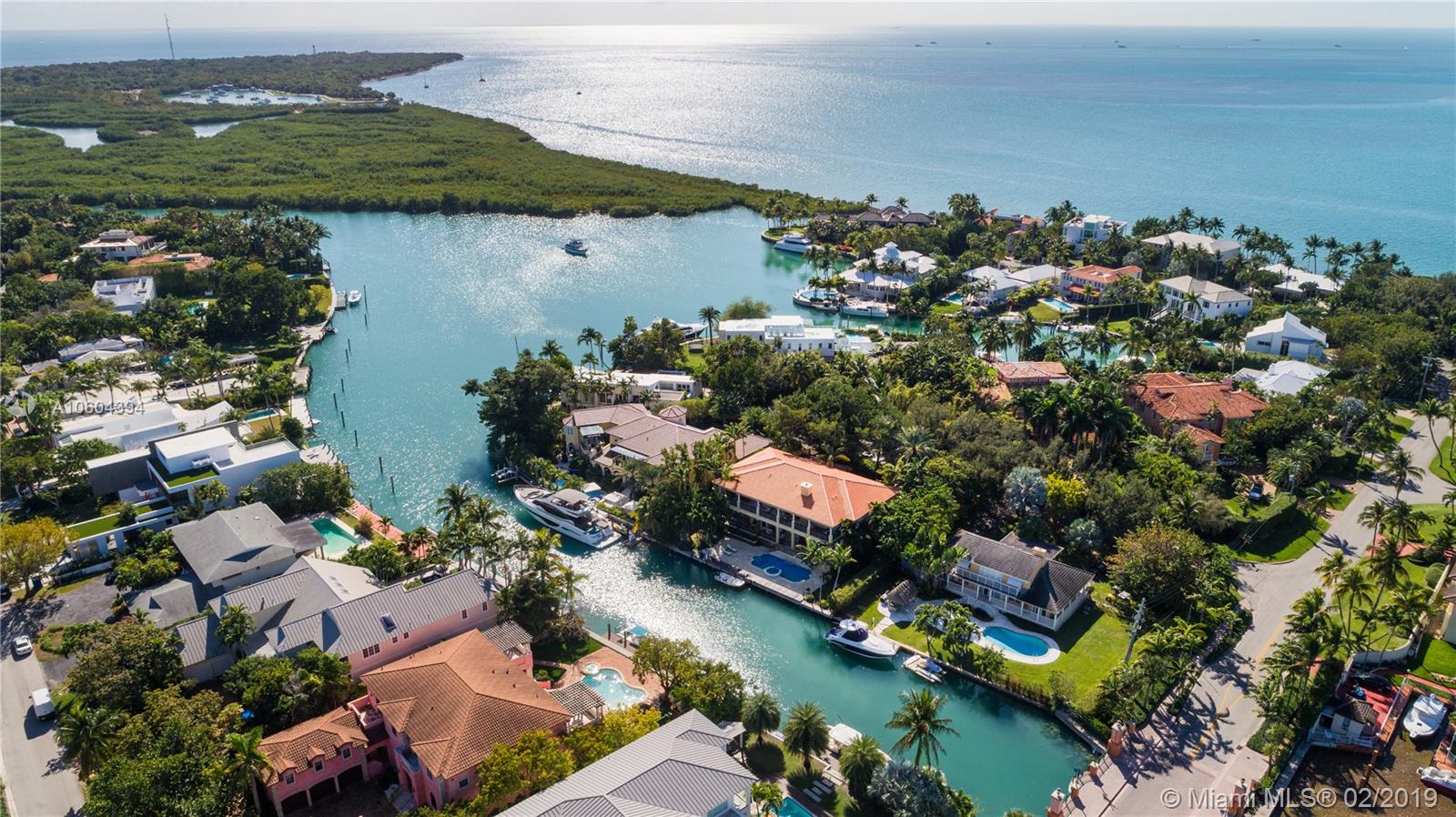 SMUGGLERS COVE - Residential