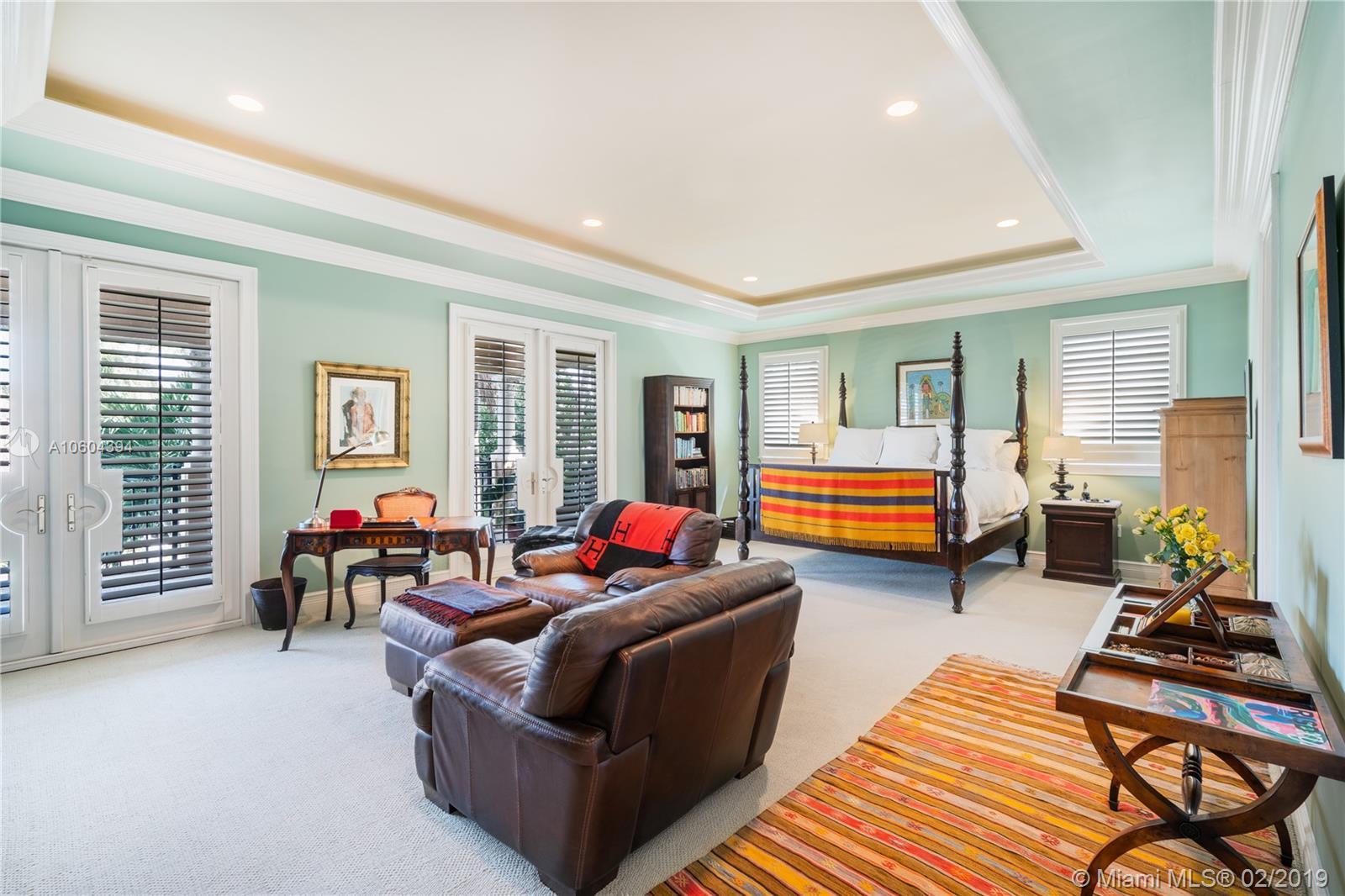 SMUGGLERS COVE - Residential