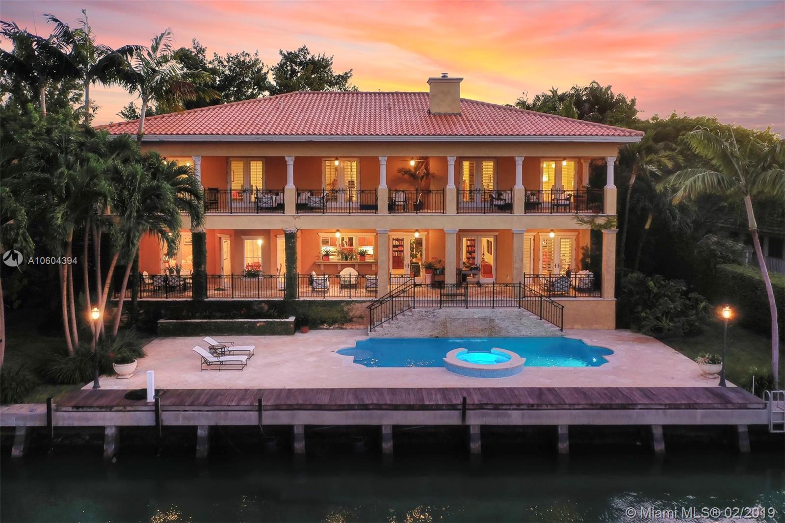 SMUGGLERS COVE - Residential