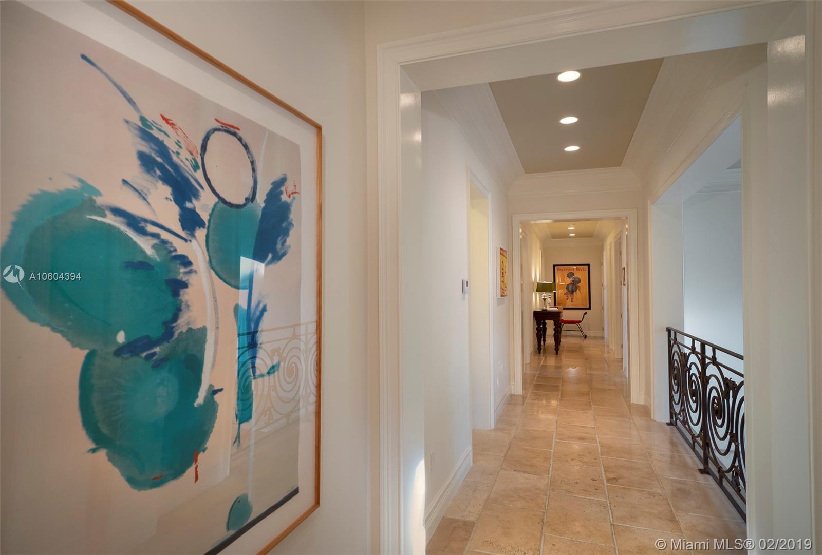 SMUGGLERS COVE - Residential