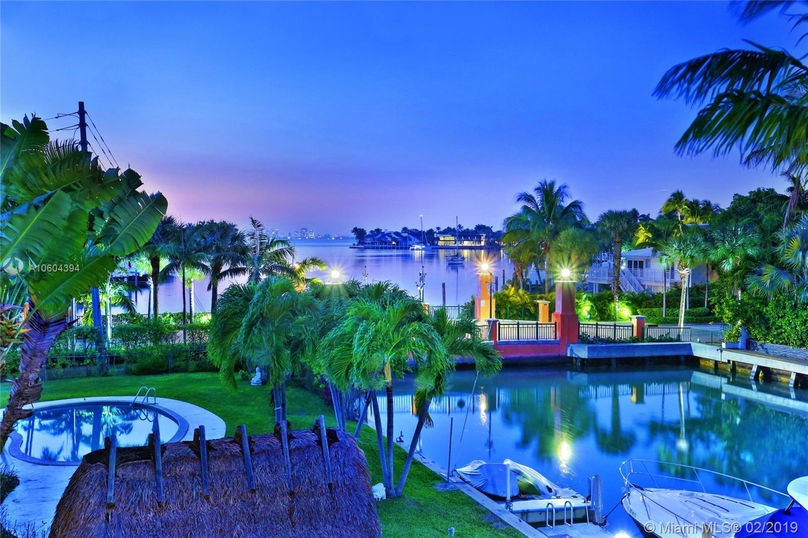 SMUGGLERS COVE - Residential