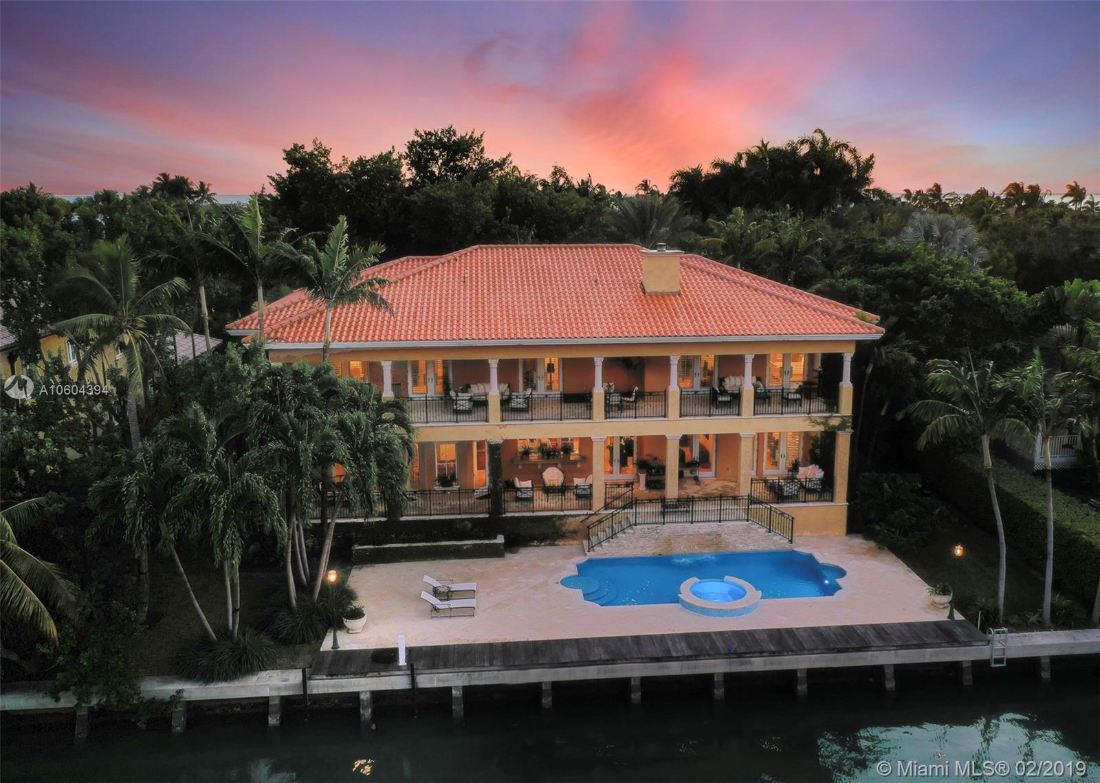 SMUGGLERS COVE - Residential