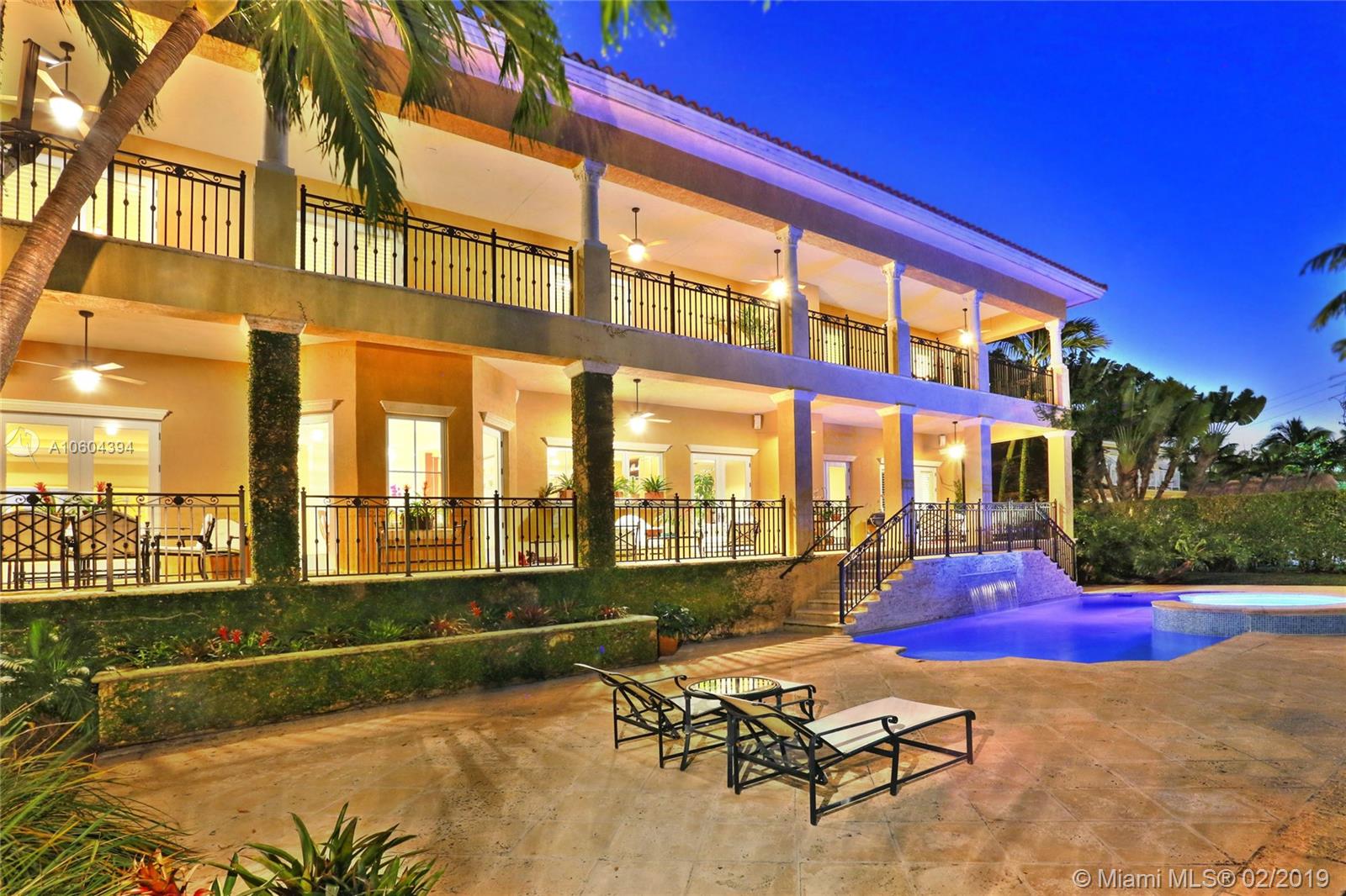 SMUGGLERS COVE - Residential