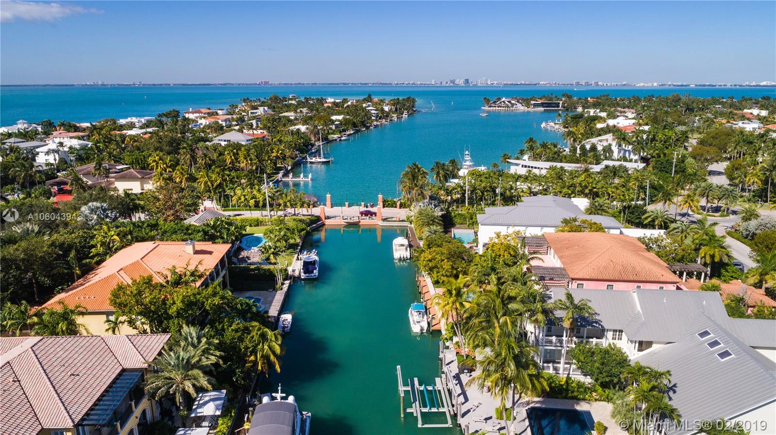 SMUGGLERS COVE - Residential