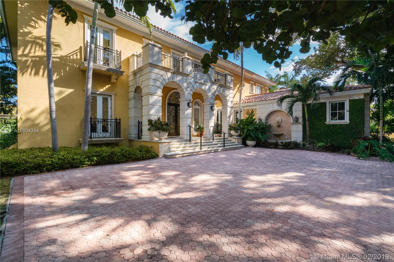 SMUGGLERS COVE - Residential