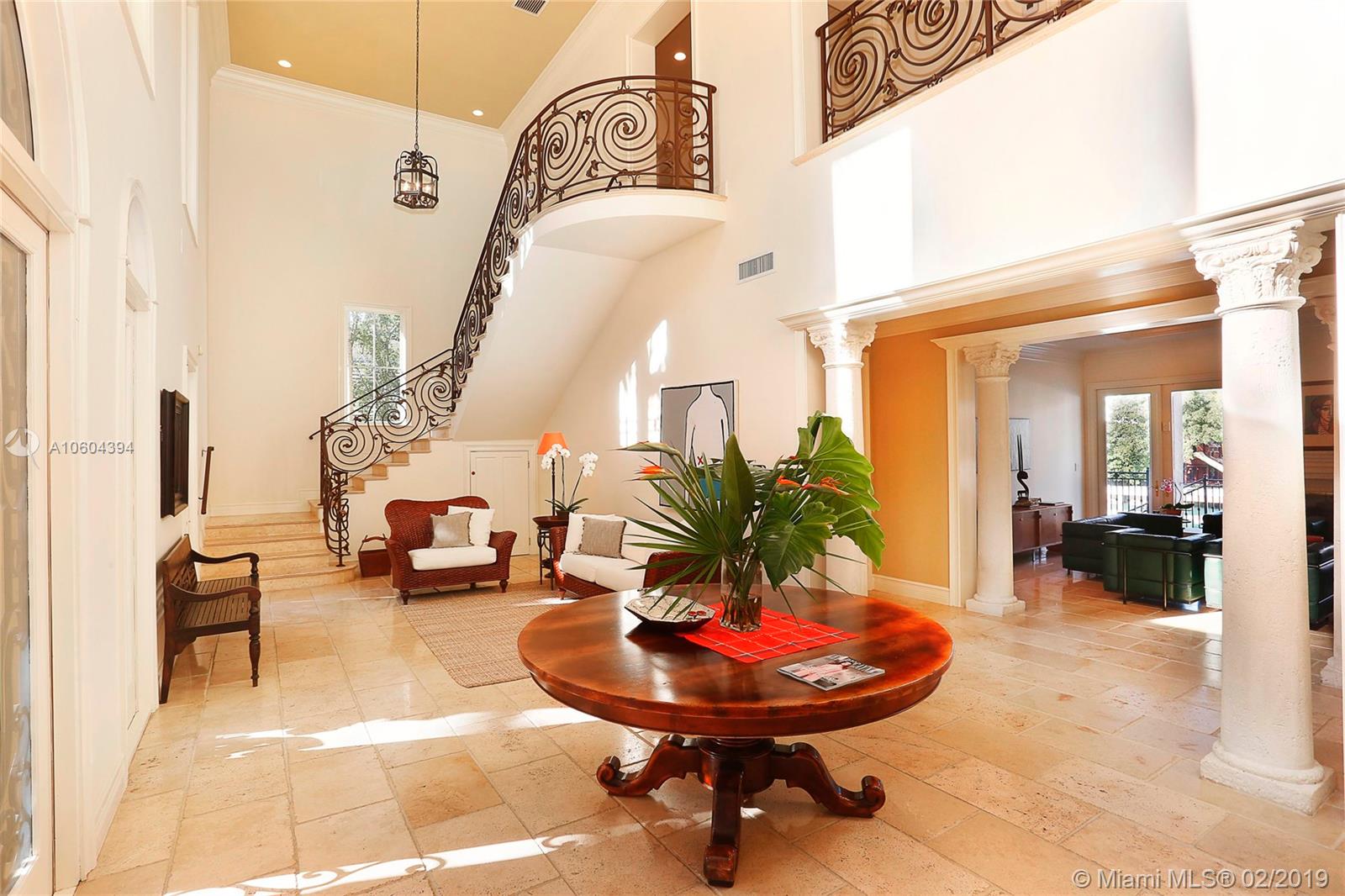 SMUGGLERS COVE - Residential