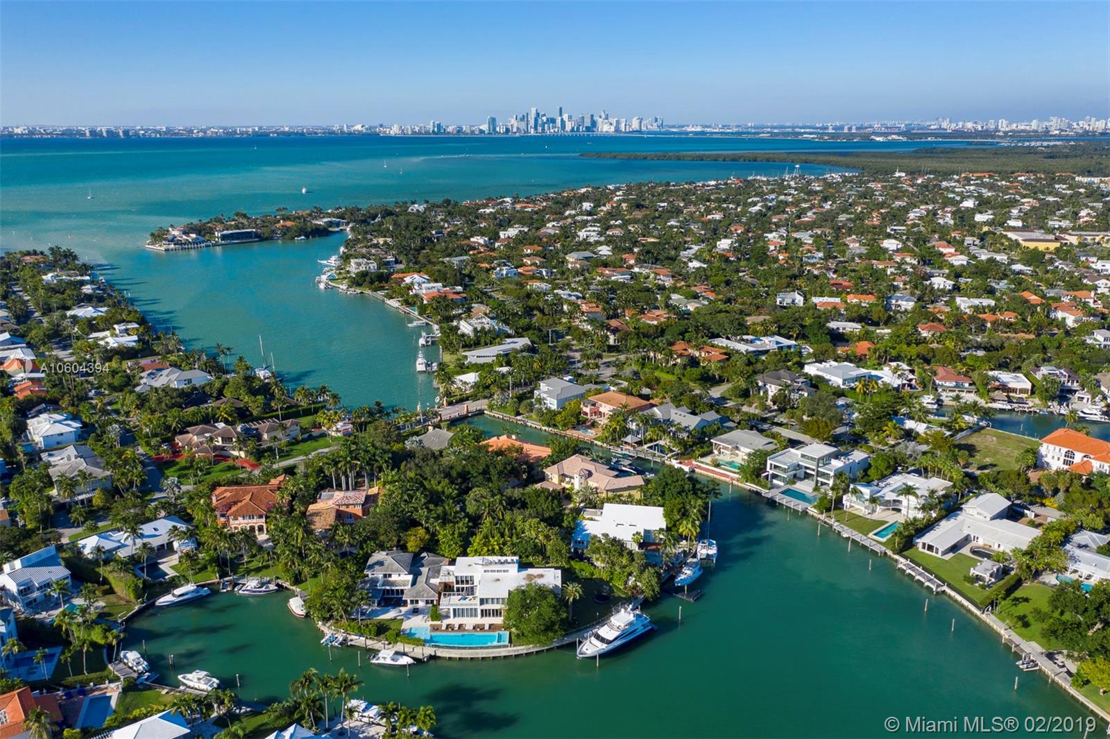 SMUGGLERS COVE - Residential