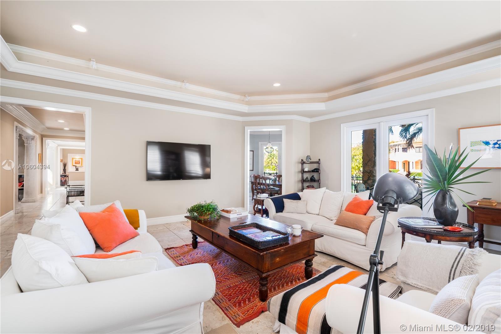 SMUGGLERS COVE - Residential